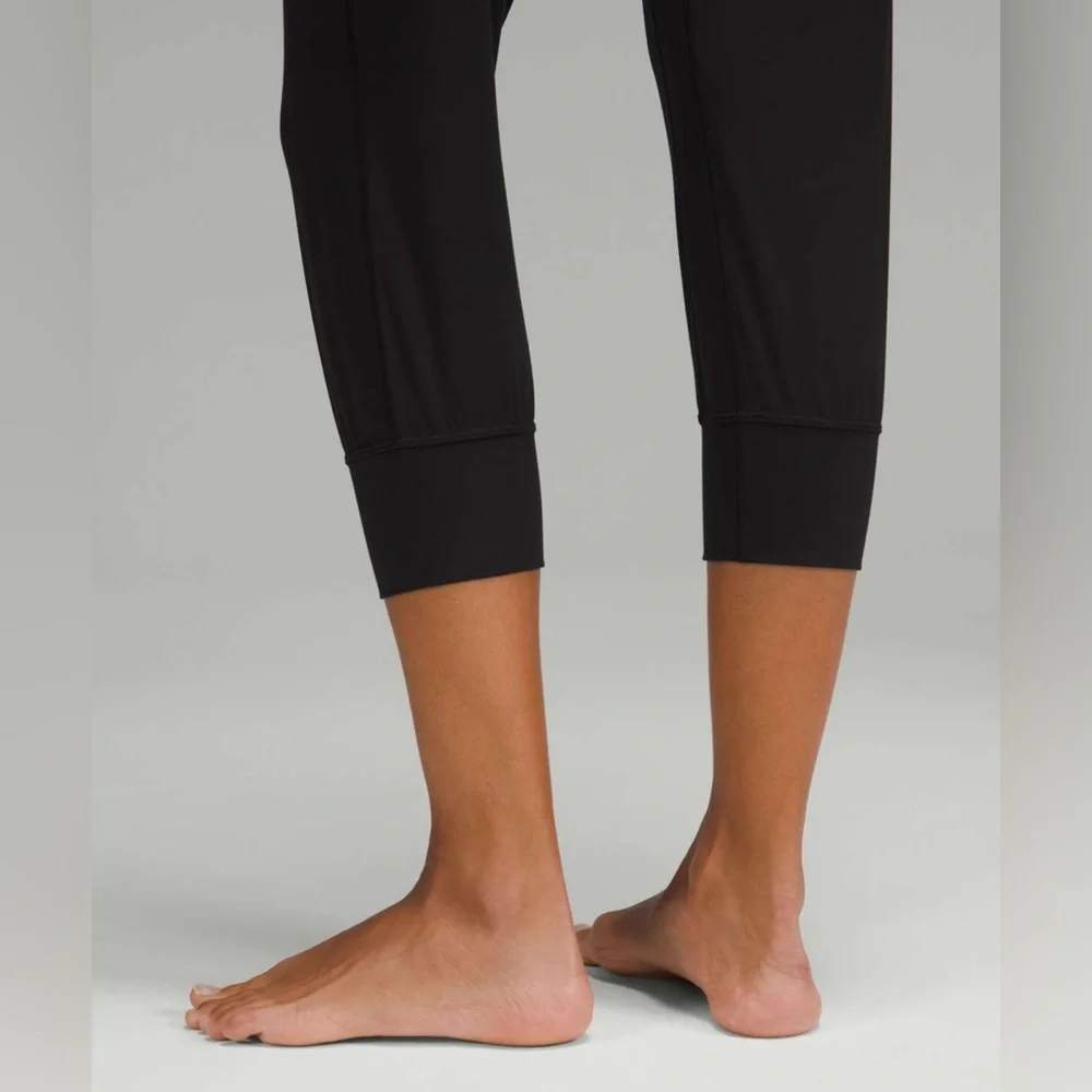 Bundle of 2 Lululemon Align High Rise Cropped Jogger 21” (Dark Olive + Black) - Picture 6 of 14